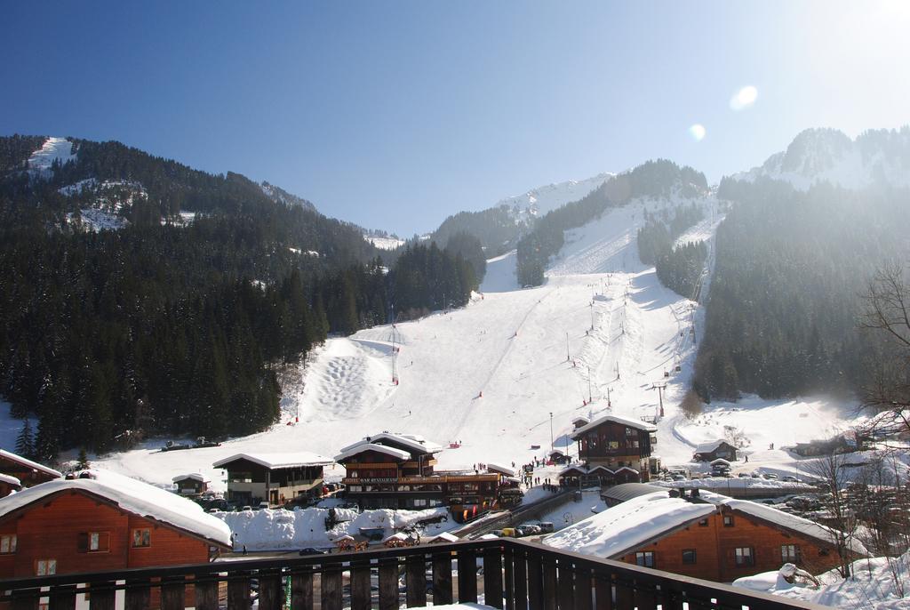 Hotel Les Combelles Châtel Eksteriør bilde
