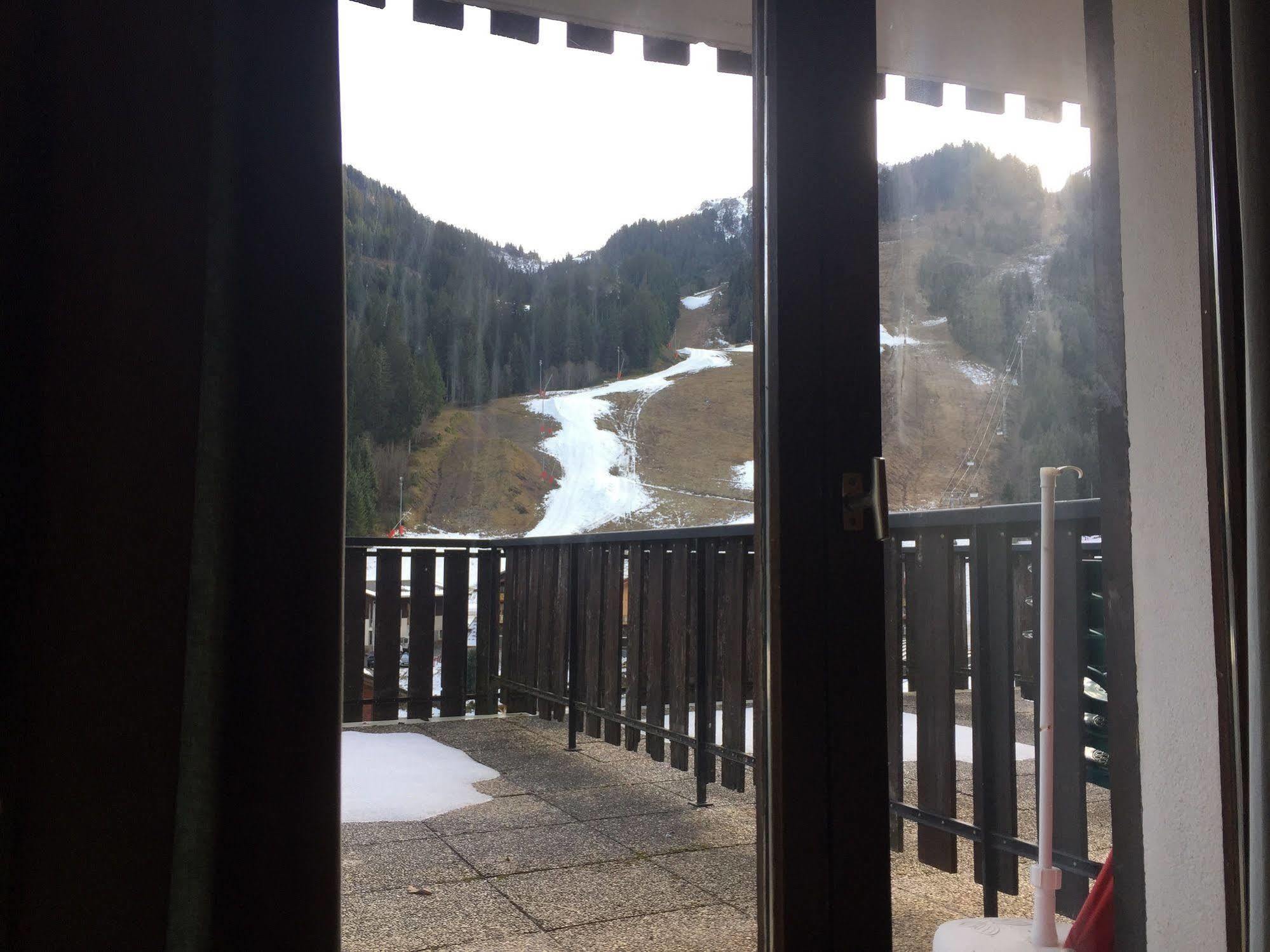 Hotel Les Combelles Châtel Eksteriør bilde