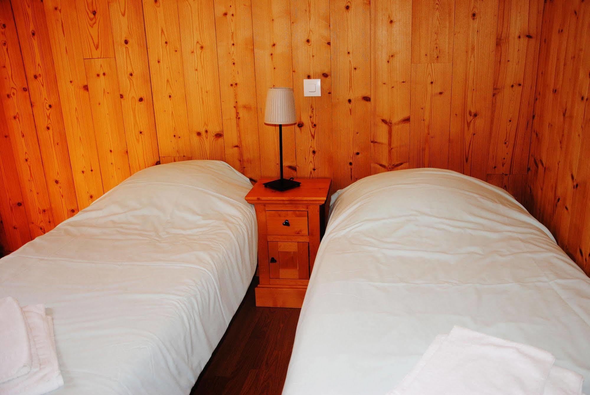 Hotel Les Combelles Châtel Eksteriør bilde